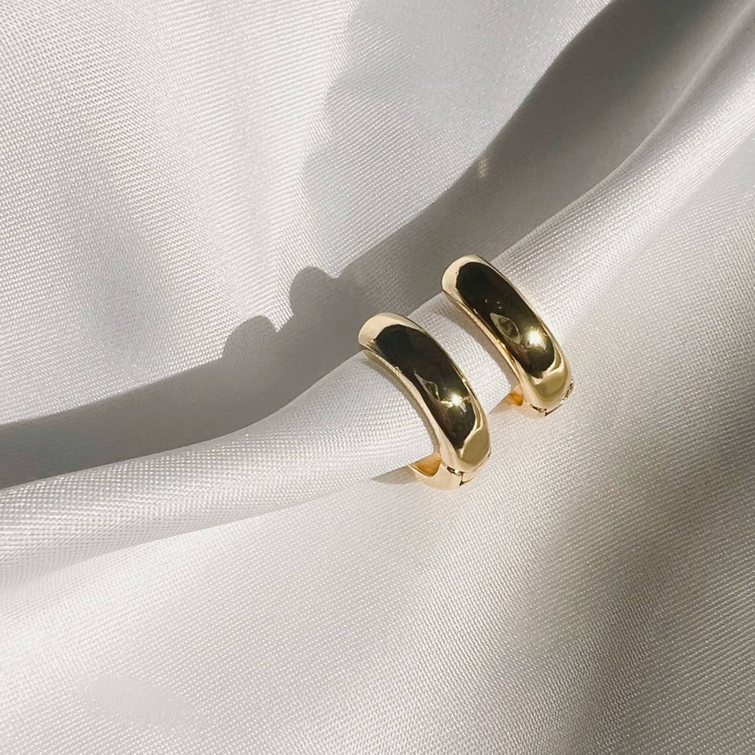 Jake Chunky Huggie Hoops Earrings Gold Filled: Silver