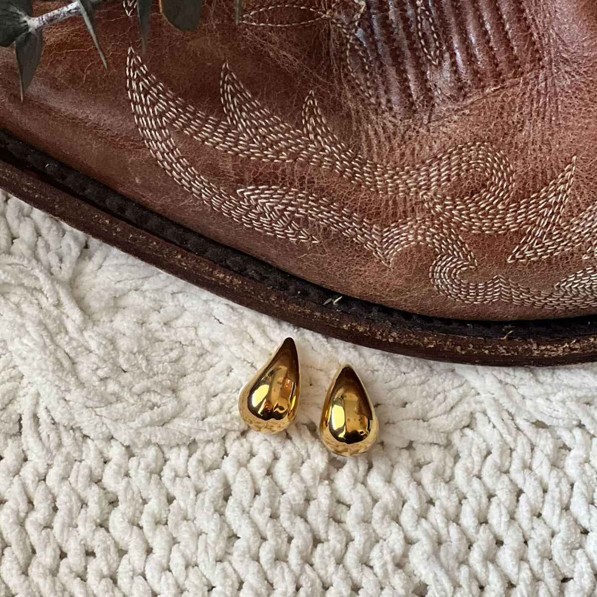 Waterproof Earrings Narelle Tear Drop Classic Jewelry: Yellow Gold