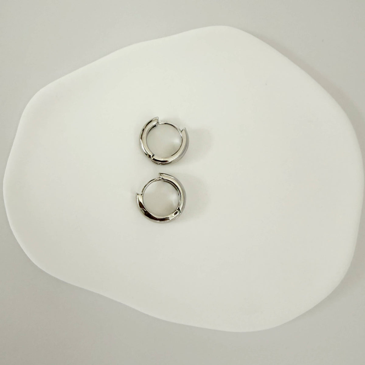 Jake Chunky Huggie Hoops Earrings Gold Filled: Silver