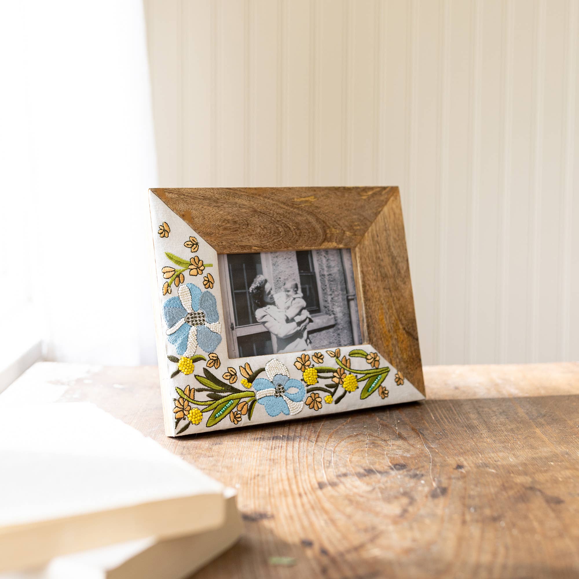 Posy 4x6 Photo Embroidered Picture Frame Mango Wood