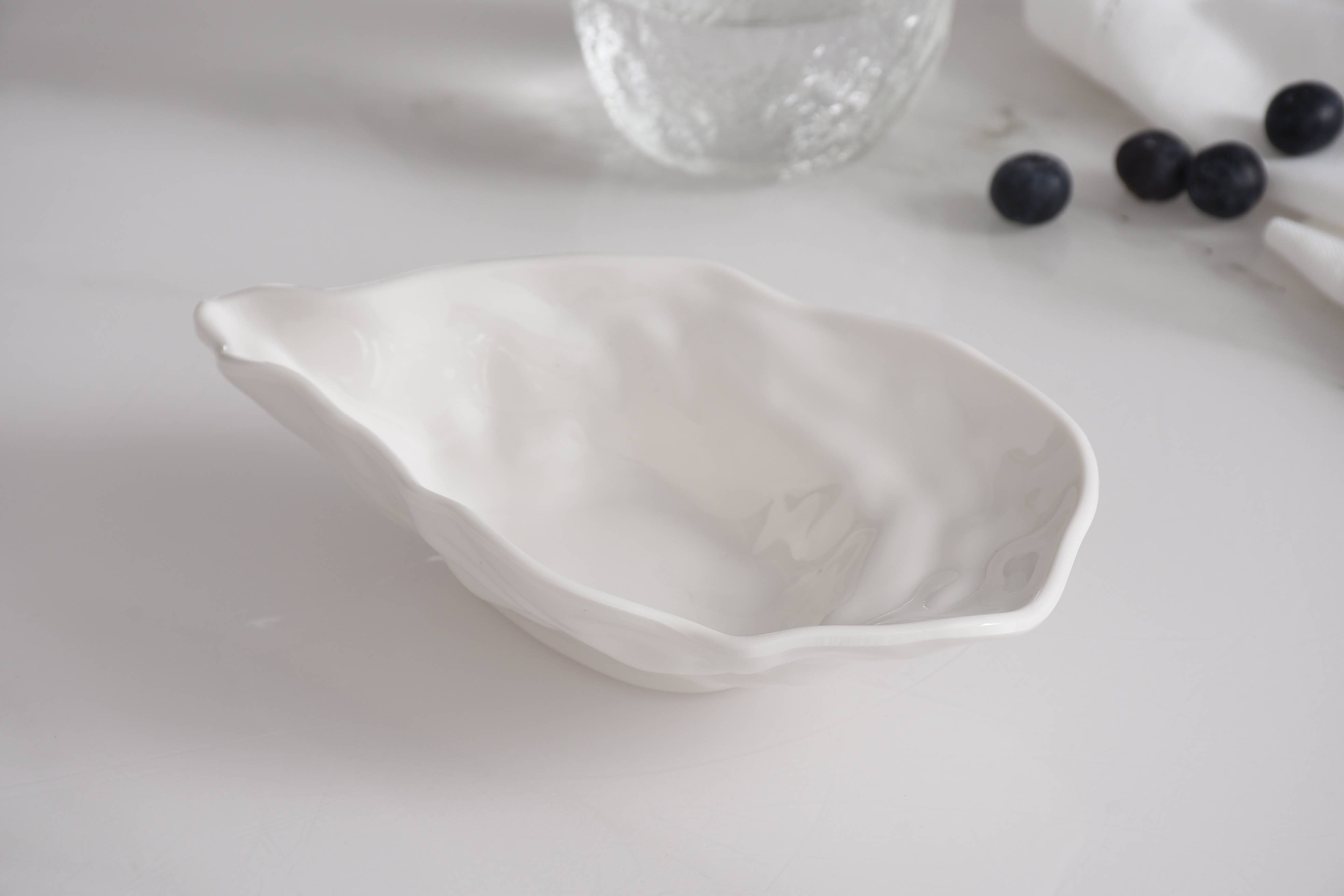 Small Oyster Bowl in Shatterproof Melamine